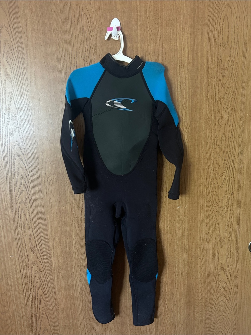 O'Neill Youth Full Wetsuit in Black and Blue Accents